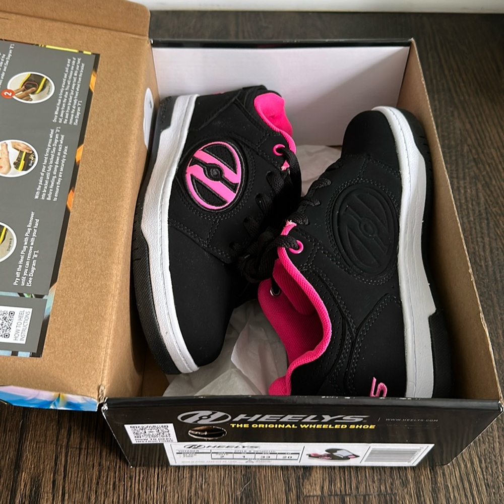 Heelys Black and Pink Youth Skate Shoes